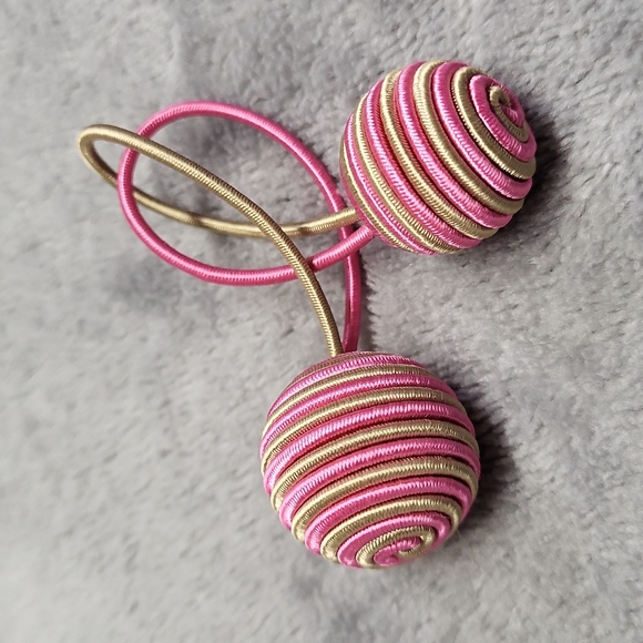 NWOT Two Hair Ties 💖 - Picture 7 of 7